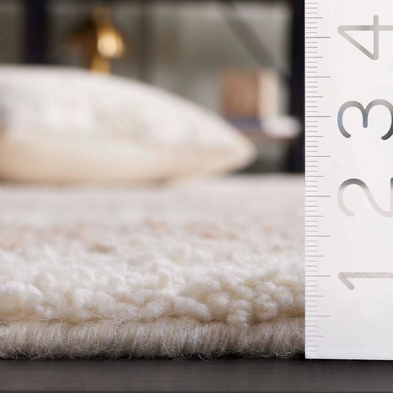 SAFAVIEH Handmade Vermont Genovica Wool Rug