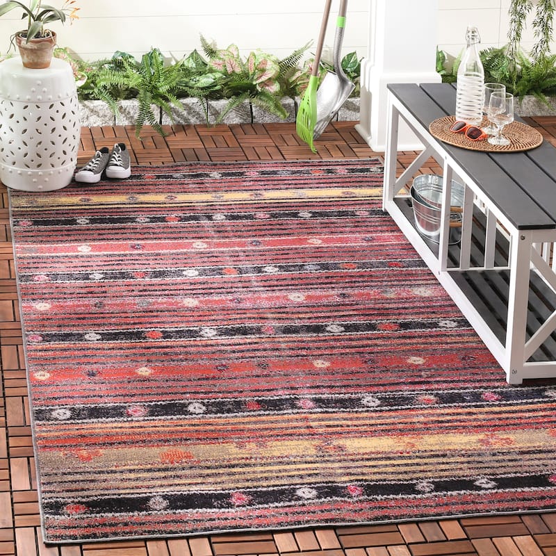 SAFAVIEH Montage Darlinda Indoor/ Outdoor Waterproof Patio Backyard Rug