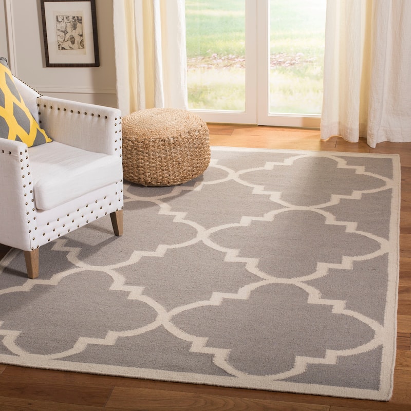 SAFAVIEH Handmade Flatweave Dhurries Jinan Modern Moroccan Wool Rug - 4' x 6' - Dark Grey/Ivory