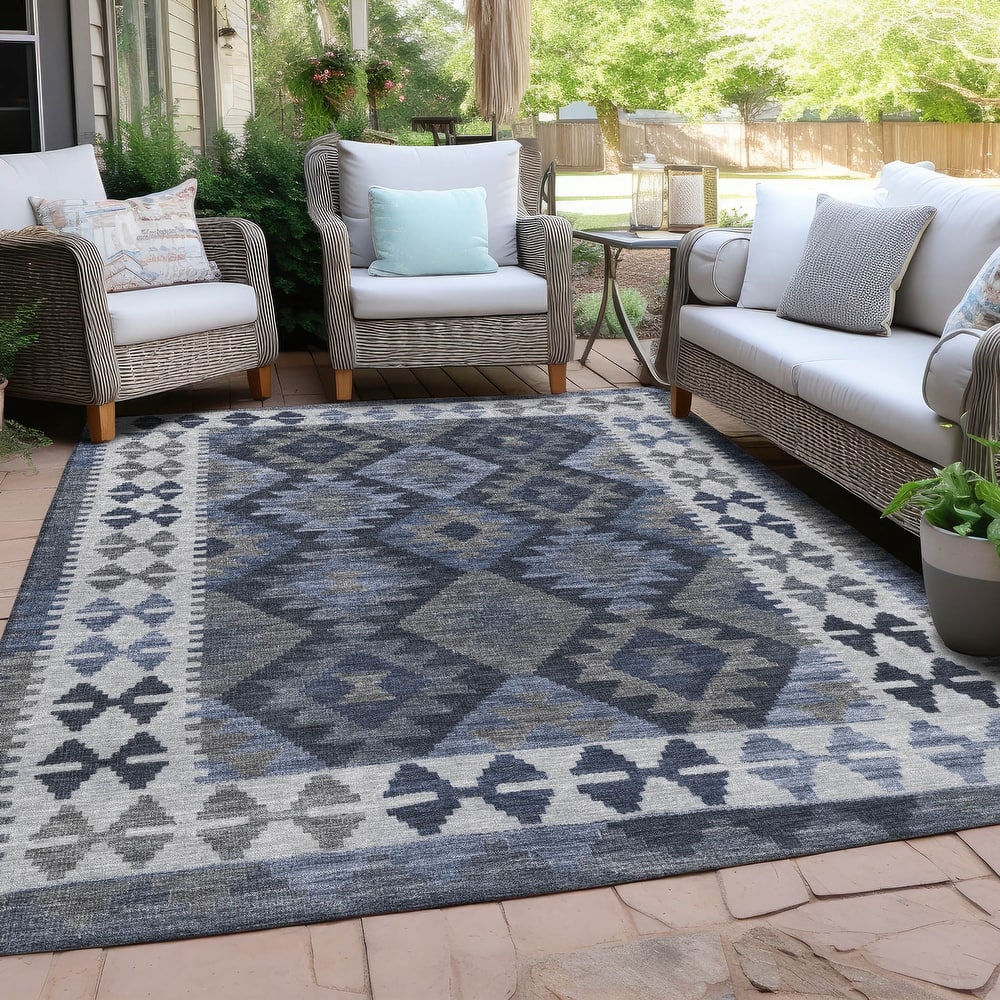 Machine Washable Indoor/ Outdoor Boho Global Chantille Rug