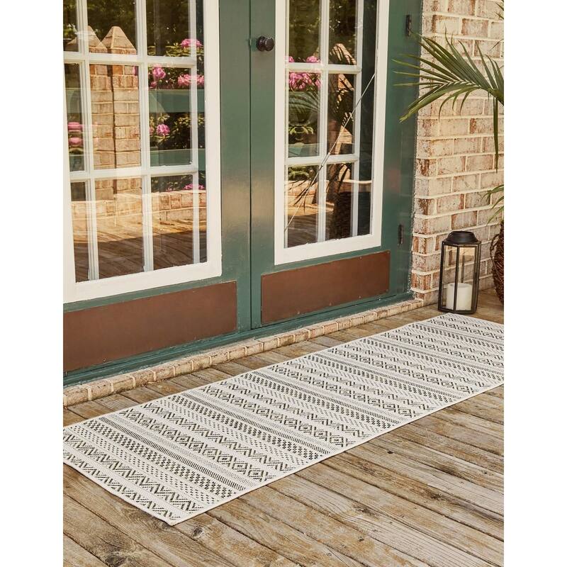 Outdoor Laaset Collection Area Rug