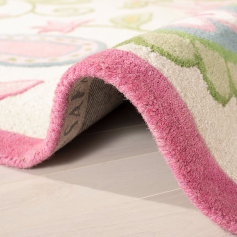 SAFAVIEH Handmade Kids Ingalill Wool Rug