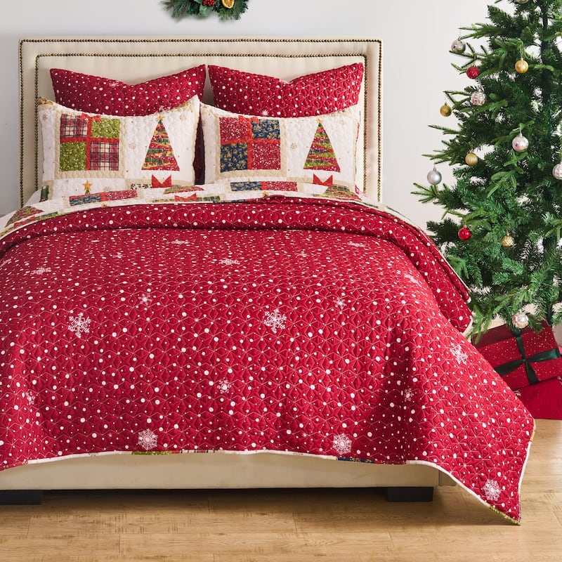 Deck the Halls Festive Holiday Bedding - Reversible Quilt and Pillow Sham Set