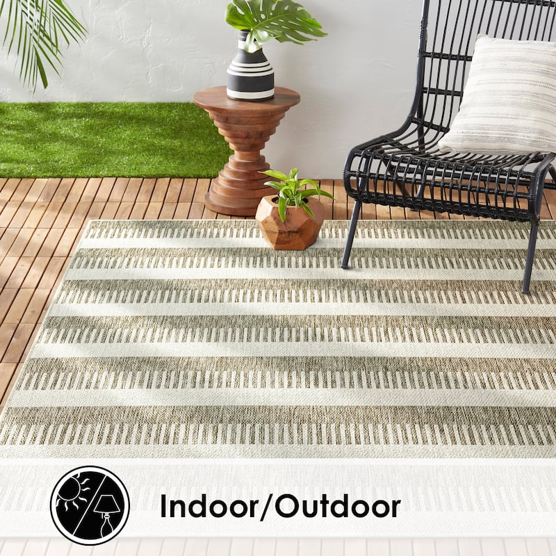 Nicole Miller New York Patio Country Charlotte Modern Stripe Indoor/Outdoor Area Rug