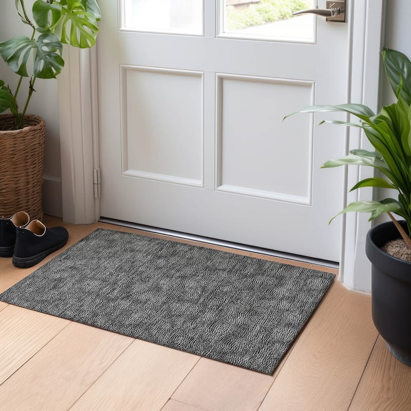 Machine Washable Indoor/ Outdoor Solid Modern Chantille Rug - Black - 1'8" x 2'6"