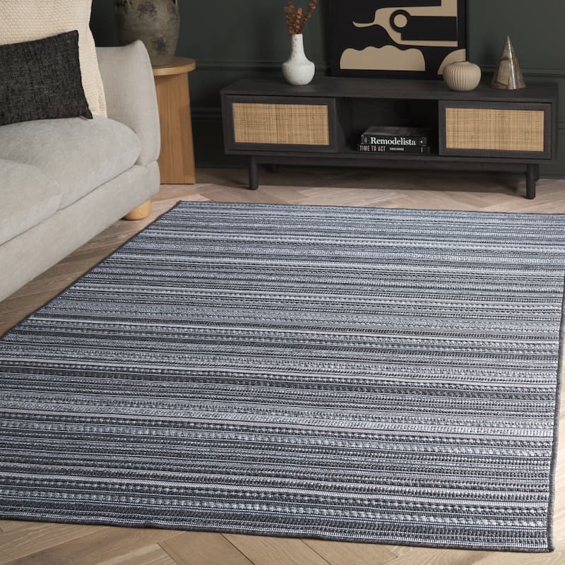 SAFAVIEH Escape Oleg Machine Washable & Slip Resistant Rug - Grey/Ivory - 5'3" x 7'6"