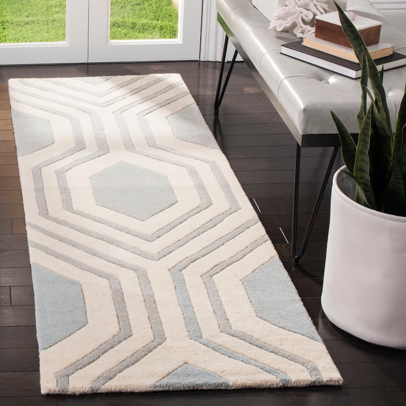 SAFAVIEH Handmade Chatham Kitt Modern Wool Rug - 2'3" x 7' Runner - Grey/Ivory