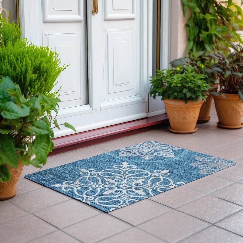 Machine Washable Indoor/ Outdoor Chantille Bold Medallions Rug - Teal - 1'8" x 2'6"