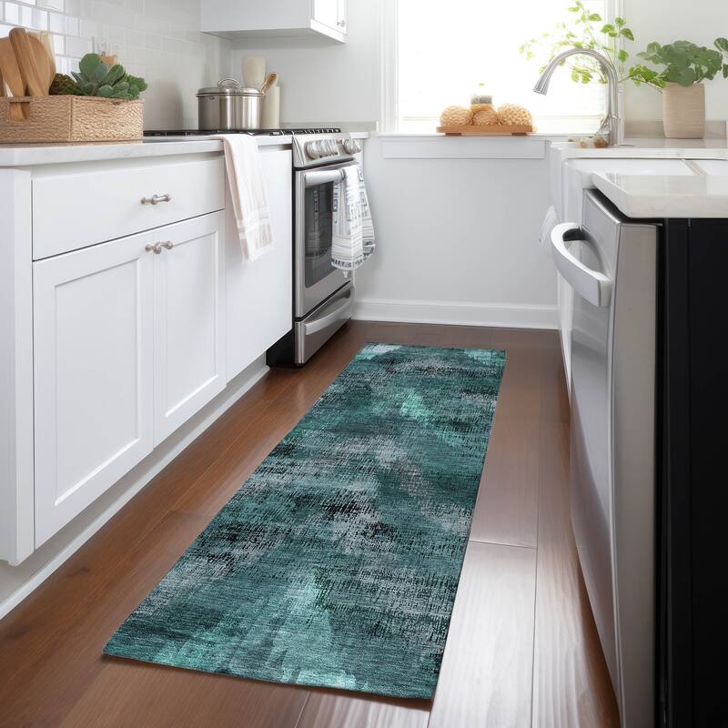 Machine Washable Indoor/ Outdoor Chantille Distressed Chevron Rug