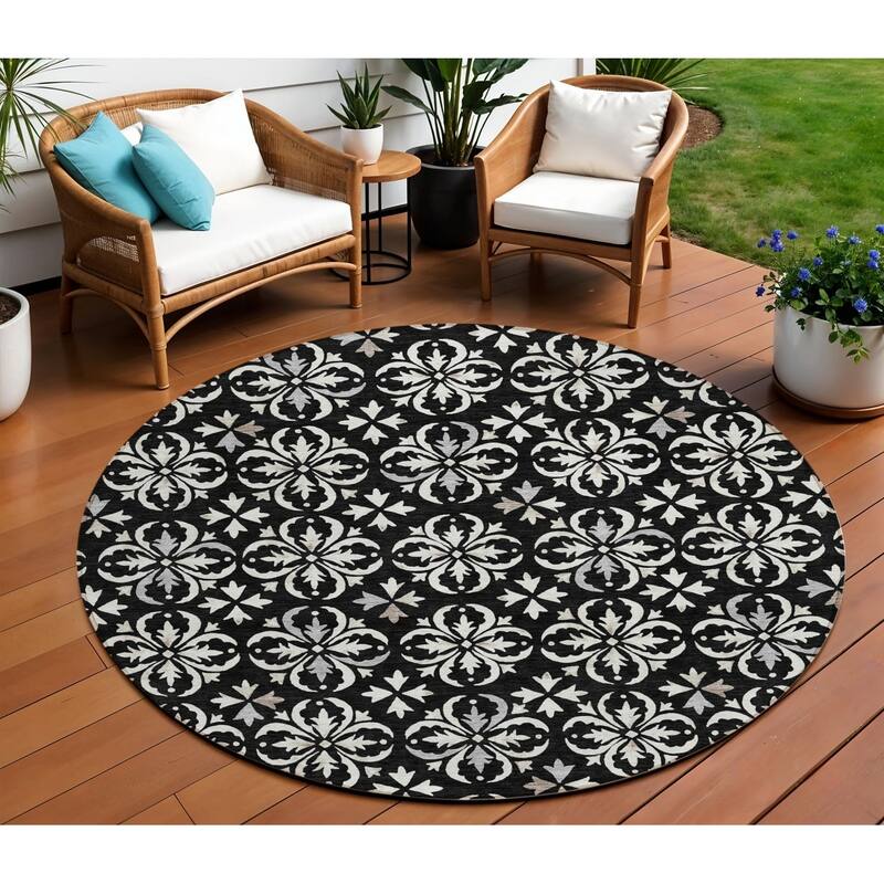 HomeRoots Floral Transitional Rectangle Outdoor Rug - 8' Round