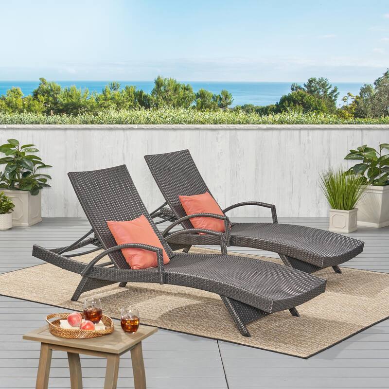 Modern Outdoor Aluminum Frame Wicker Recliner