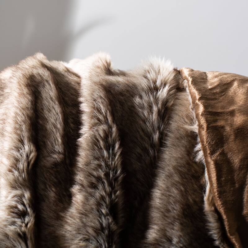 SAFAVIEH Ruggera Sheen Coco 50 x 60-inch Throw Blanket