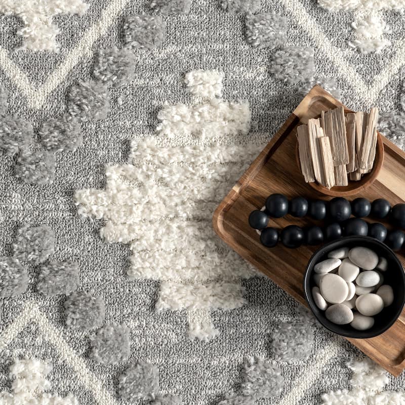 Nuloom Anais Diamond High/Low Tassel Area Rug