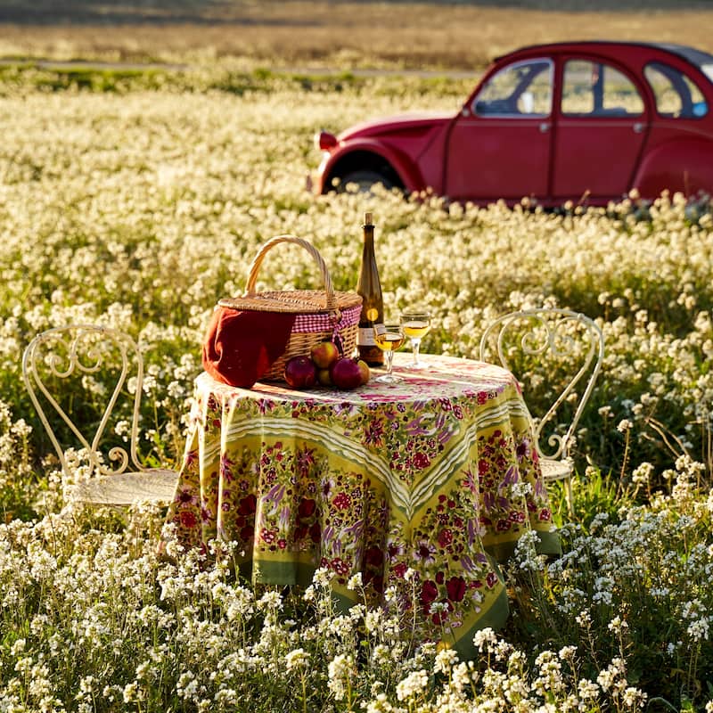 Jardine Red/ Green Floral Cotton Tablecloth
