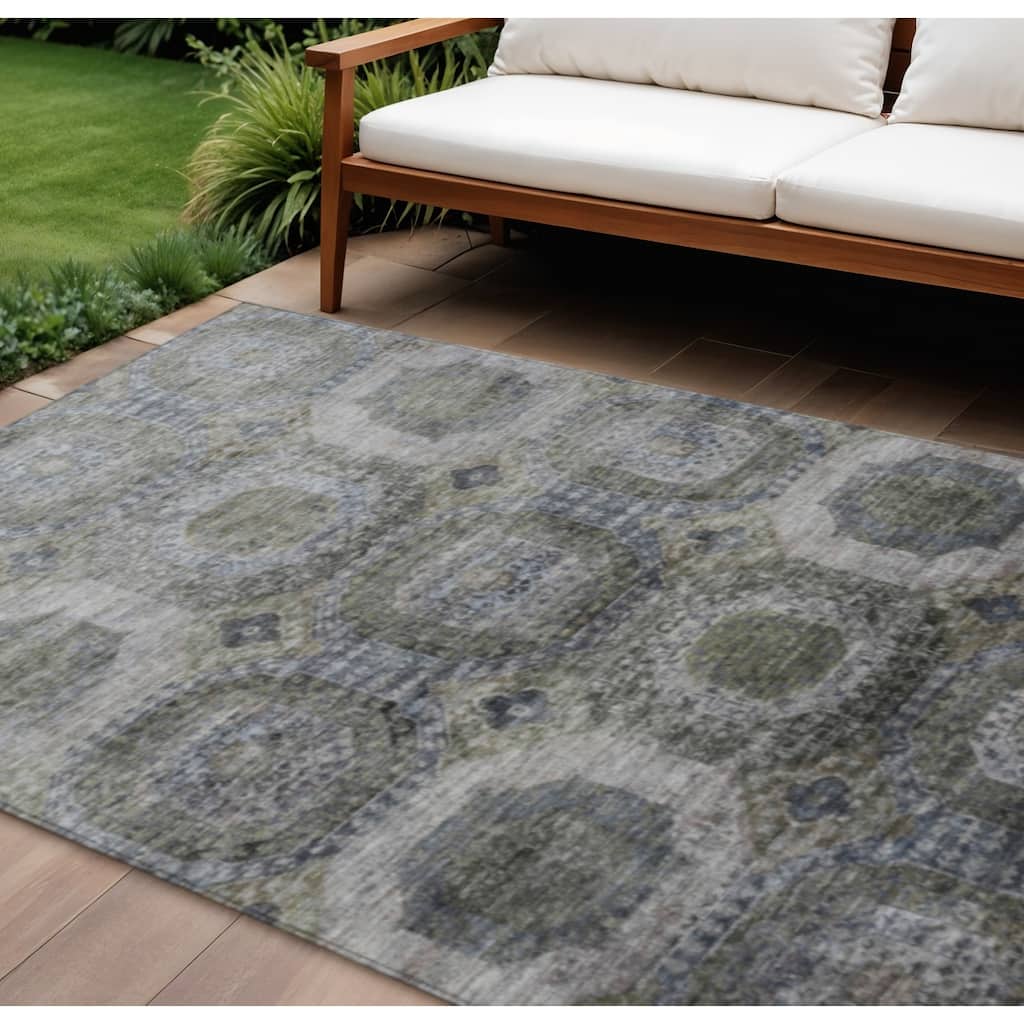 HomeRoots Medallion Transitional Rectangle Outdoor Rug