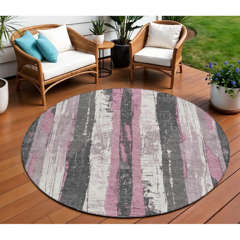 HomeRoots Striped Transitional Rectangle Outdoor Rug - 8' Round