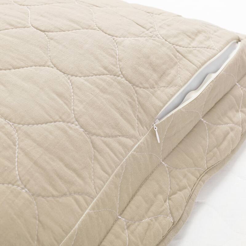 Lush Decor Coastal Chic Scallop Edge Reversible Quilt