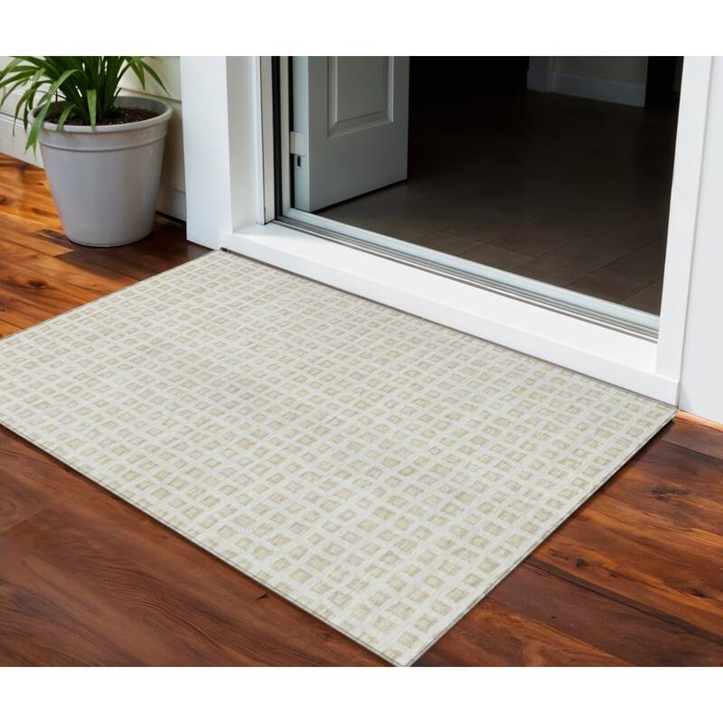 HomeRoots Geometric Transitional Rectangle Outdoor Rug - 5' X 8'