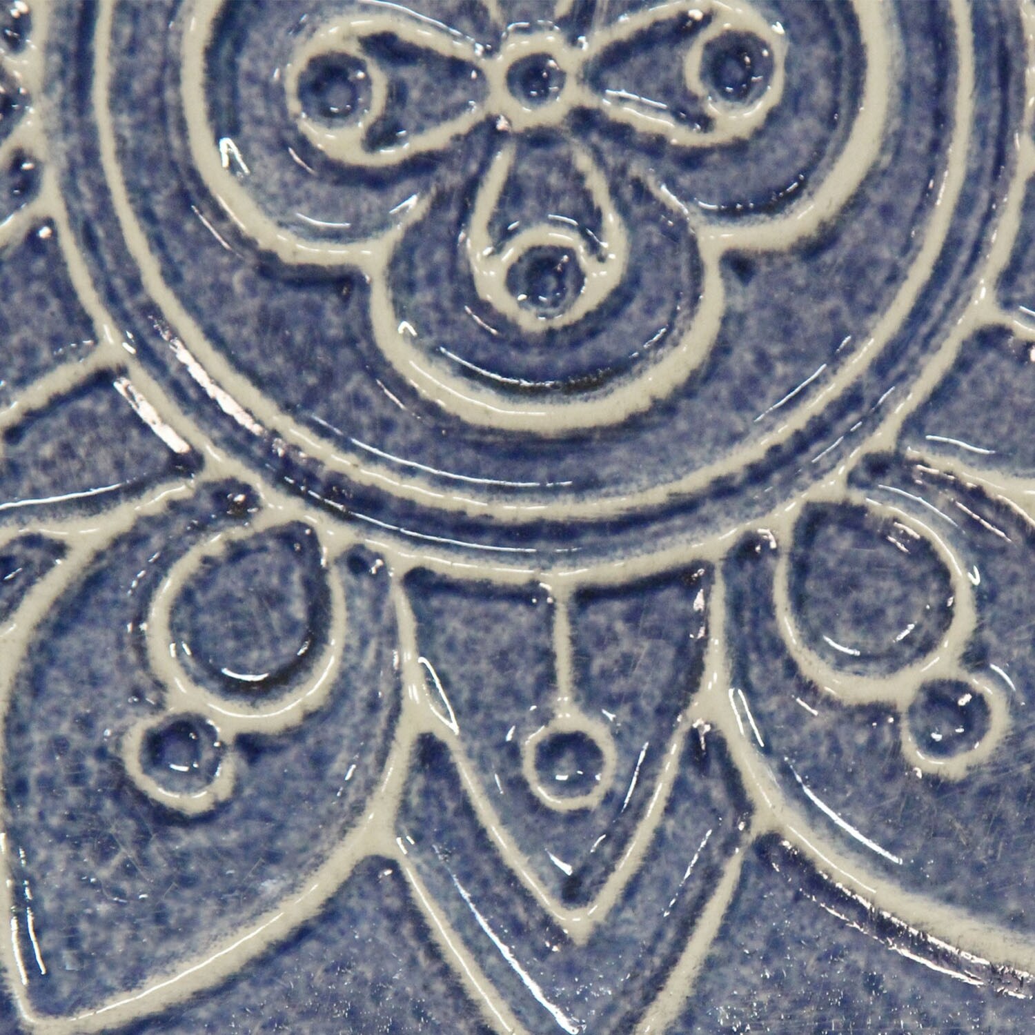 Shop Stratton Home Decor Handcrafted Set Of 3 Mykonos Metal Plates Wall Decor Blue White Free Shipping Today Overstock 30893044