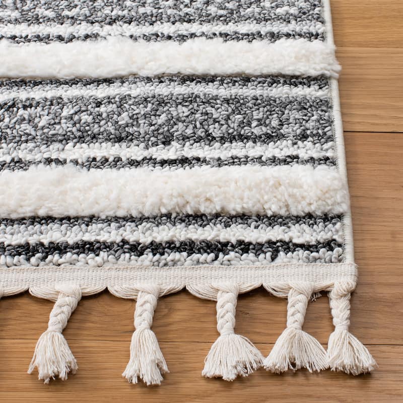 SAFAVIEH Moroccan Tassel Shag Ilene 2-inch Thick Rug