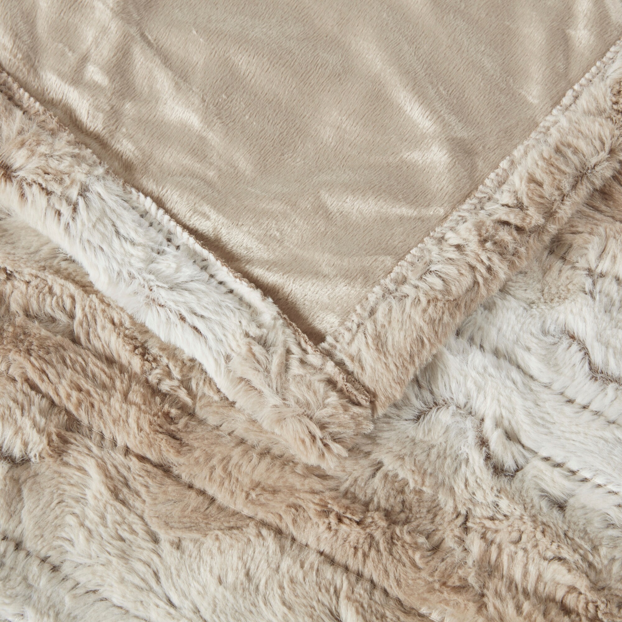 Beautyrest Marselle Oversized Faux Fur Heated Throw Bed Bath Beyond 17983538