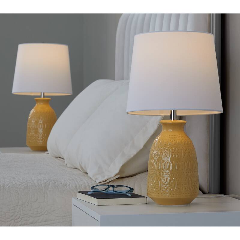 Porch & Den Claudia 20" Ceramic Table Lamp with Patterned Base & Linen Shade (Set of 2) - 20