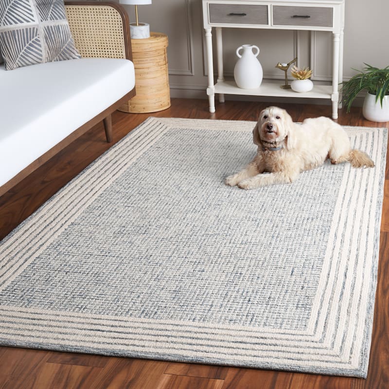 SAFAVIEH Handmade Ebony Dorith Border Wool Rug