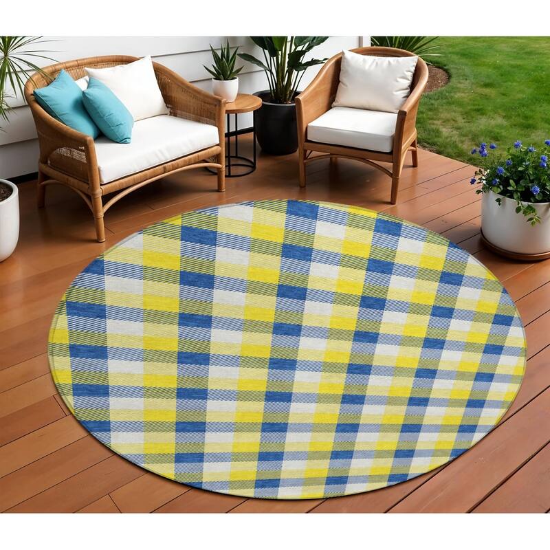 HomeRoots Plaid Transitional Rectangle Outdoor Rug - 8' Round