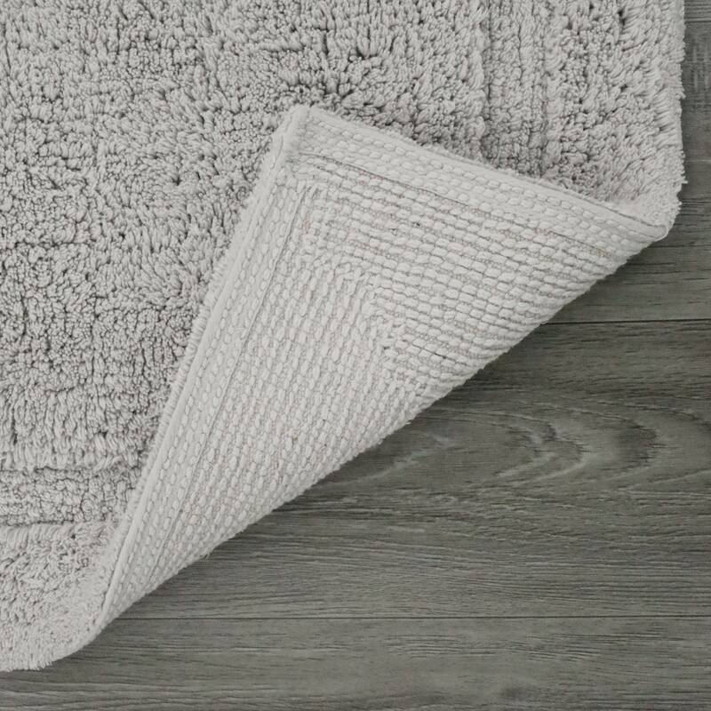 Lydia Border Plush Bath Mat