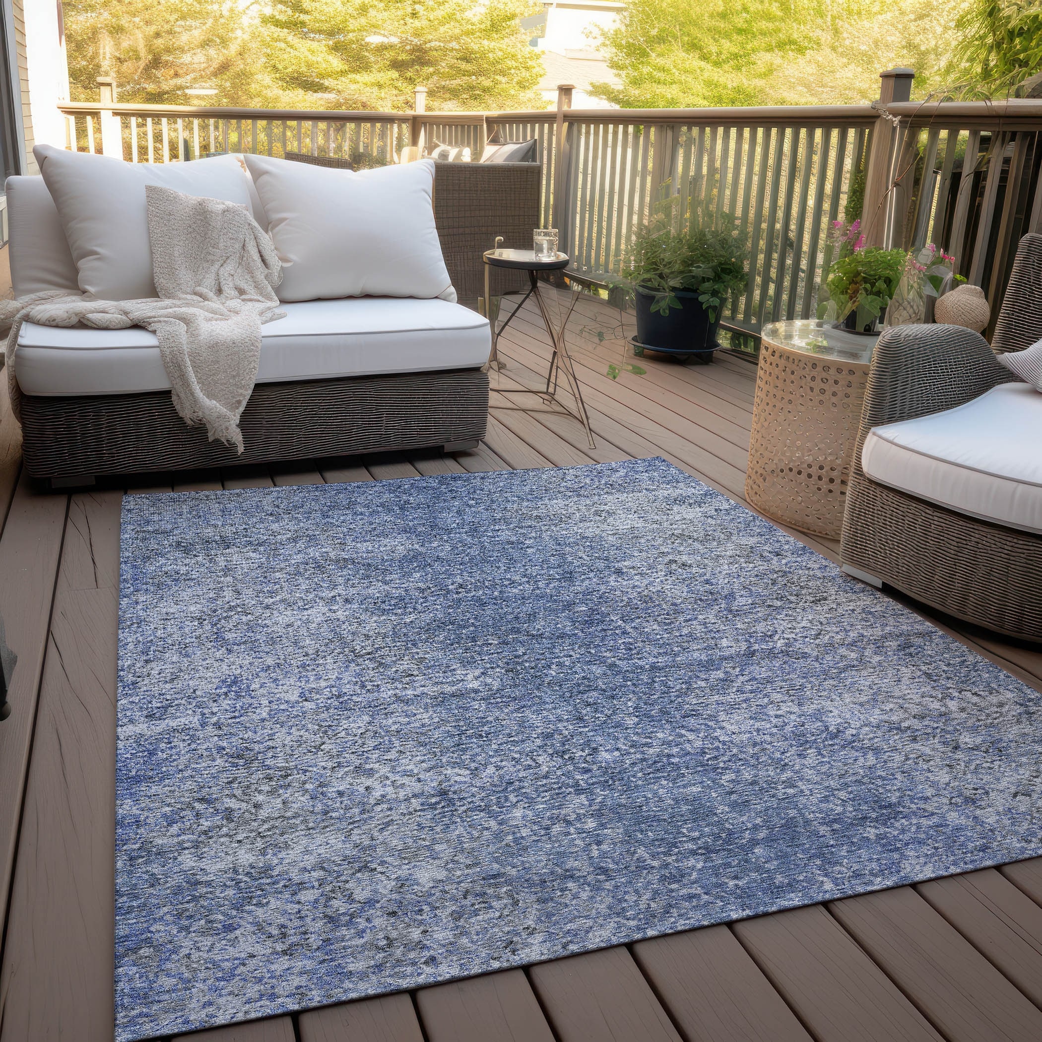 Machine Washable Indoor/ Outdoor Chantille Solid Contemporary Rug