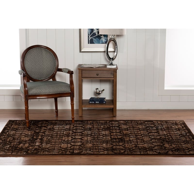 Linon Iron Gate Quatrefoil Area Rug
