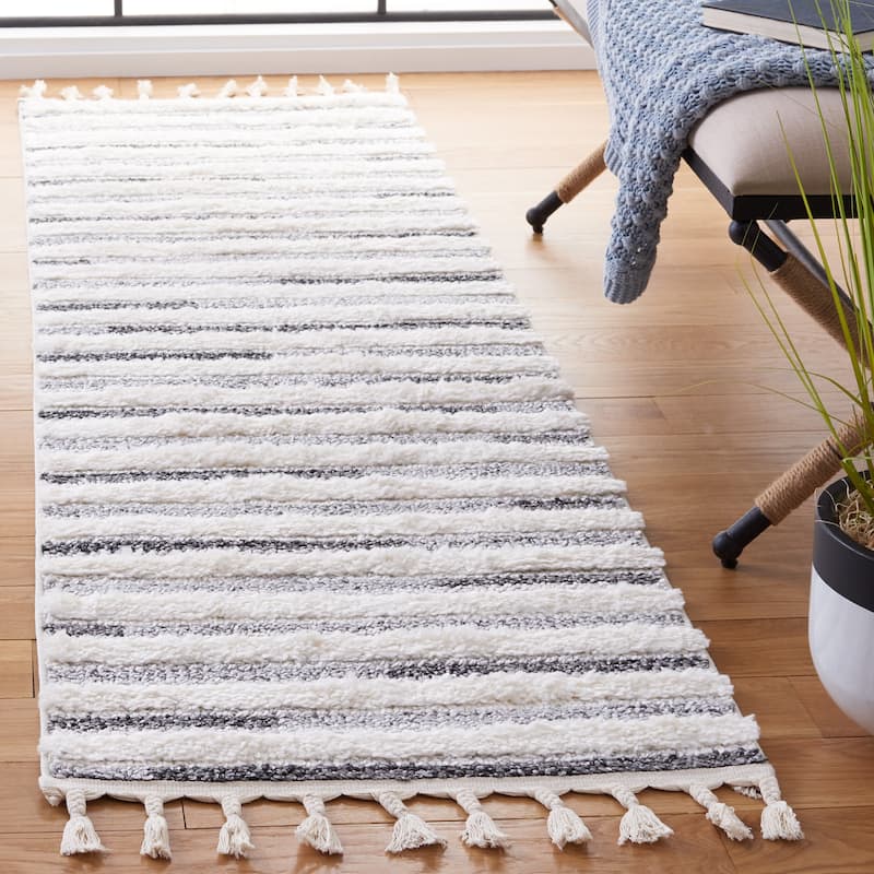 SAFAVIEH, Moroccan Tassel Shag Eathel 2-inch Thick Rug