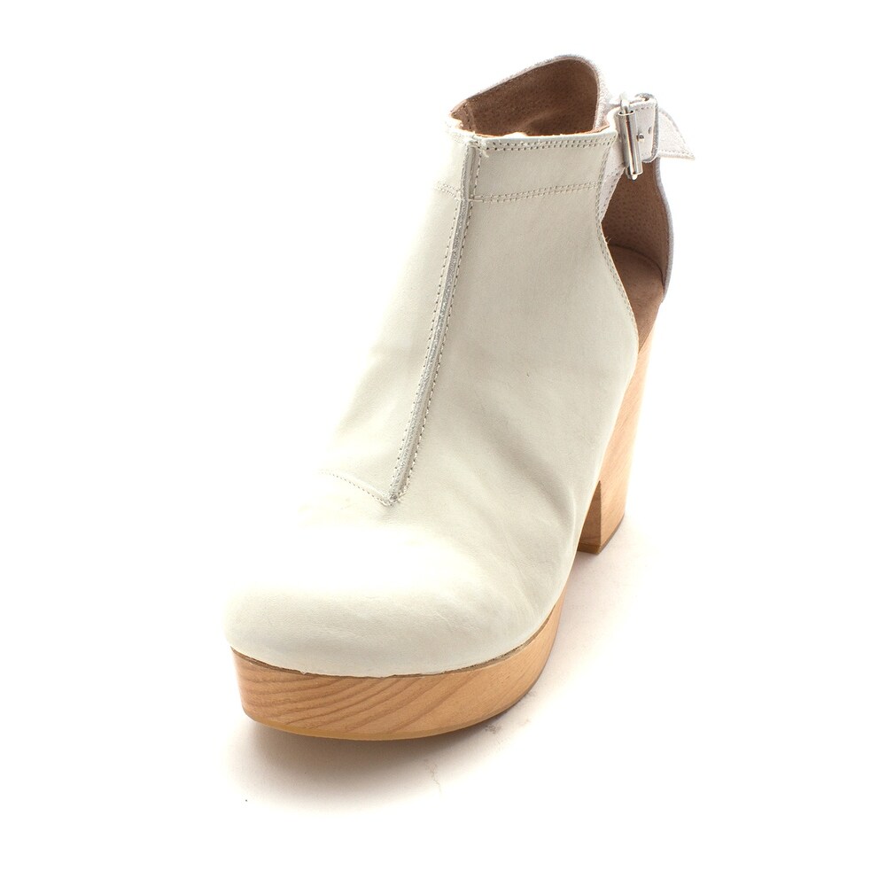 amber orchard clog black