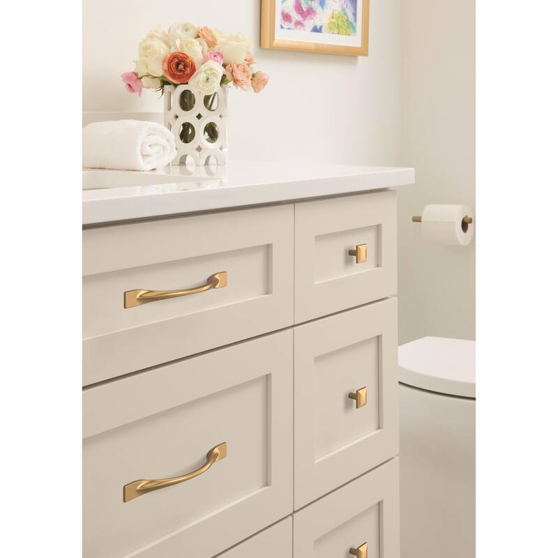 Uprise 5-1/16 in (128 mm) Center-to-Center Champagne Bronze Cabinet Pull - 5.0625