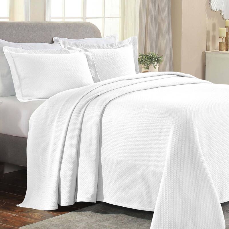 Superior Solitaire Cotton Decorative Bedspread Set