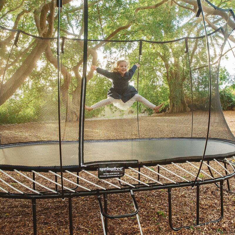 Springfree Trampoline Kids Outdoor Medium Oval 8 x 11' Trampoline with Enclosure