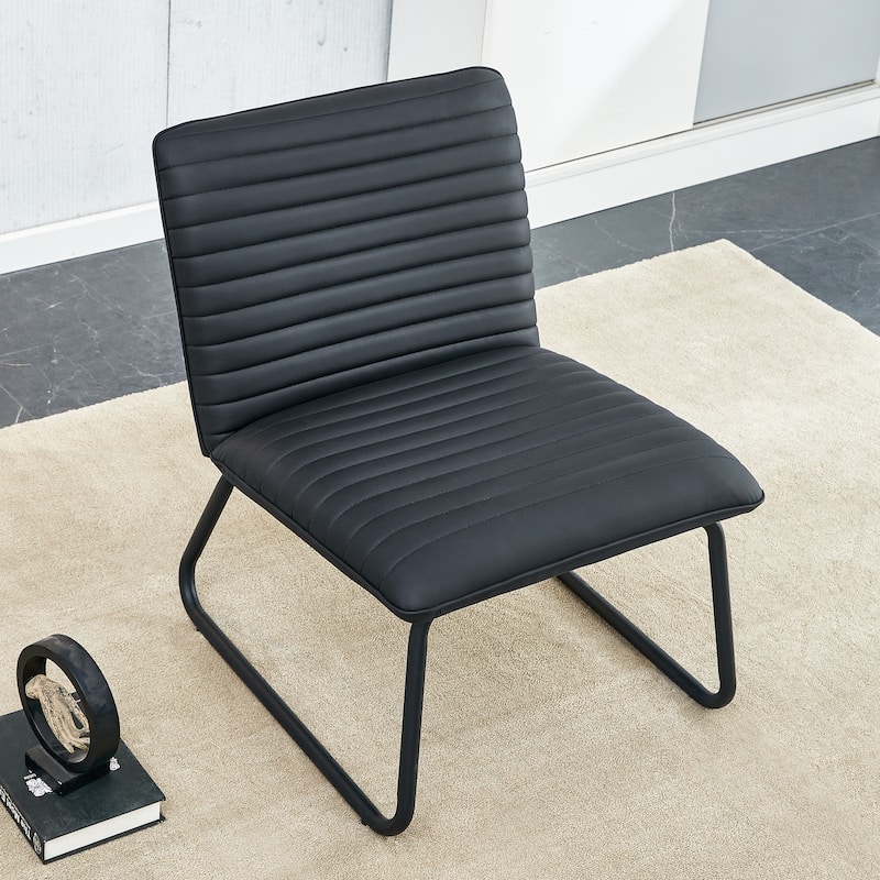 Classic Upholstered and Tufted Barrel Chair