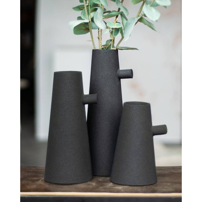 Renwil Aflynta Indoor Iron Vase, Matte Black