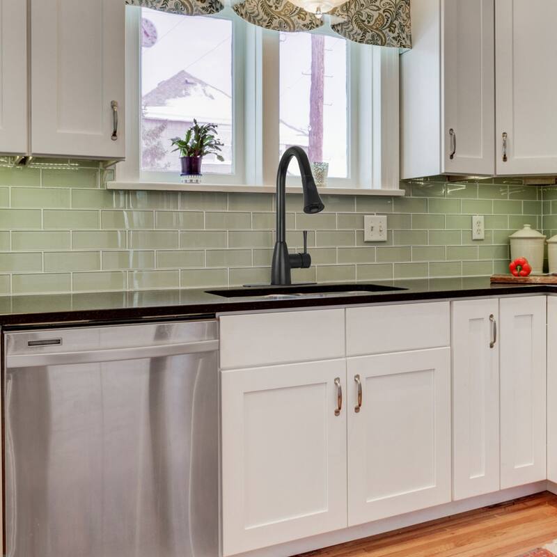Kitchen Faucet with Single Level Handle and Pull Down Sprayer