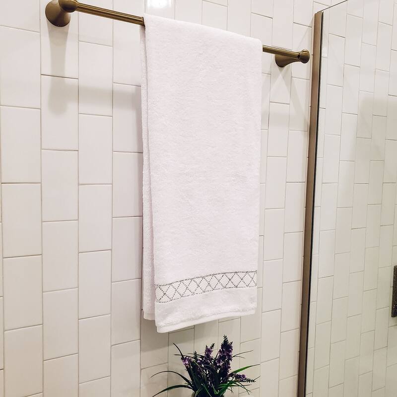 Sparkles Home Atlas Rhinestone Bath Towel