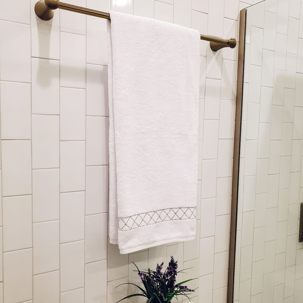Sparkles Home Atlas Rhinestone Bath Towel