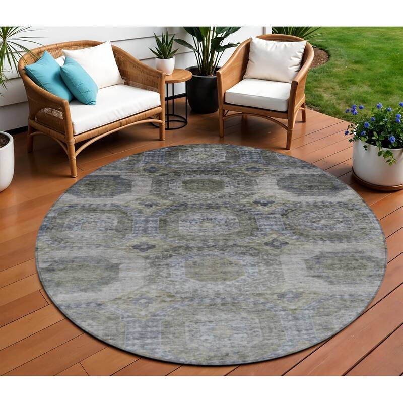 HomeRoots Medallion Transitional Rectangle Outdoor Rug - 8' Round