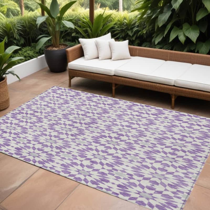 HomeRoots Floral Medallion Transitional Rectangle Outdoor Rug - 10' X 14'