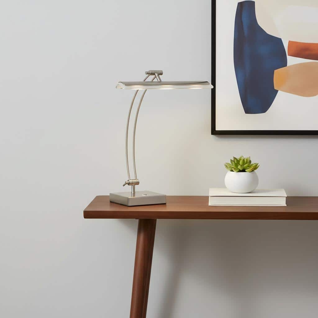 HomeRoots 19" Silver Metal Bankers Lamp - 15.00 in. x 19.00 in. x 19.00 in.