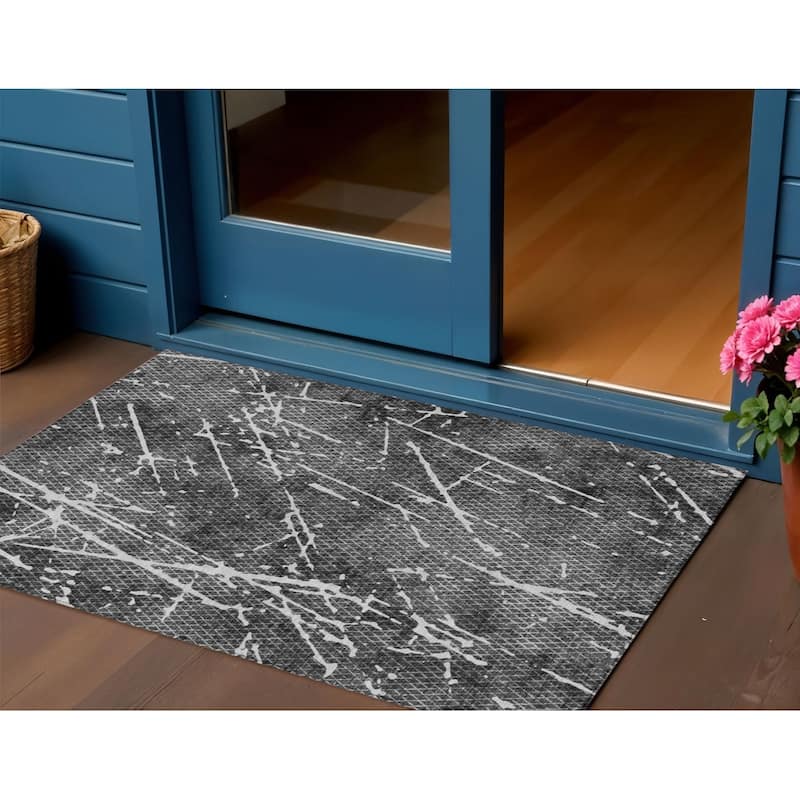 HomeRoots Abstract Transitional Rectangle Outdoor Rug - 3' x 5'