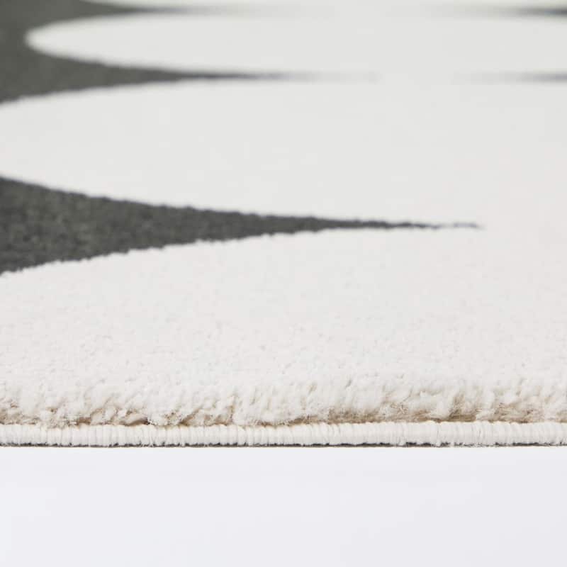 Leto Retro Geometric Area Rug