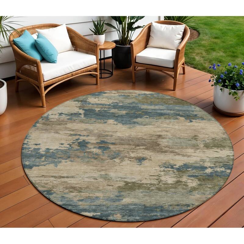 HomeRoots Abstract Transitional Rectangle Outdoor Rug - 8' Round