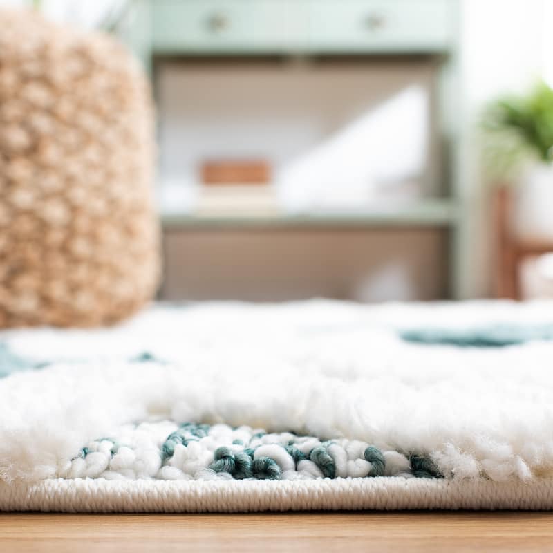 SAFAVIEH Moroccan Tassel Shag Kobi 2-inch Thick Rug