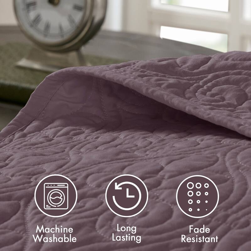 Madison Park Mansfield Reversible Oversized 3-piece Solid Texture Bedspread Quilt Set with Matching Shams