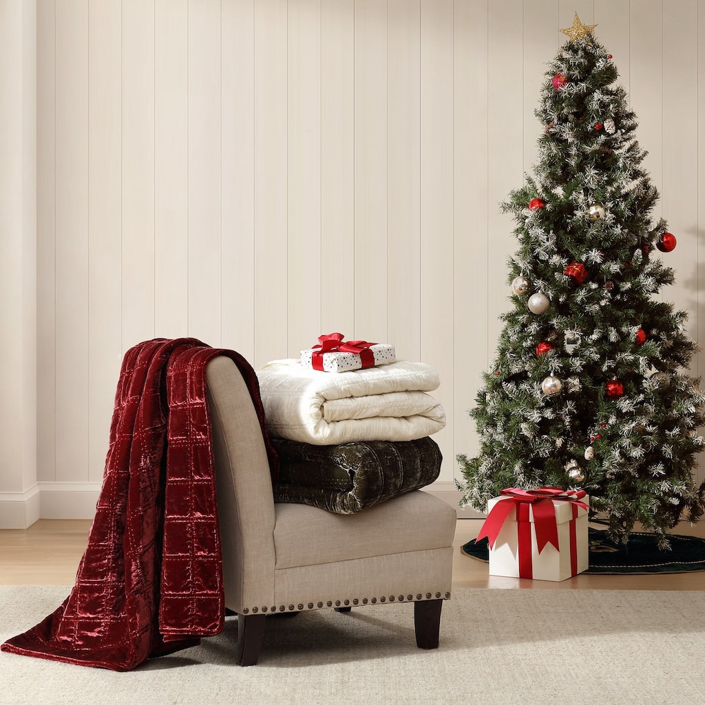 HiEnd Accents Stella Faux Silk Velvet Romantic Western Double Box Stitch Throw Blanket, 50"x60"